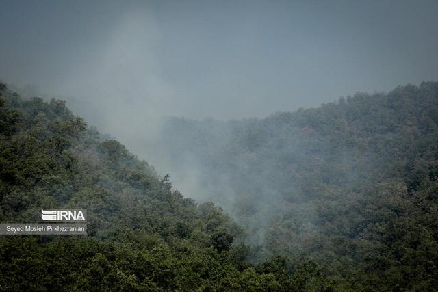 یک هکتار از جنگل‌های چالوس همچنان گرفتار آتش‌سوزی است