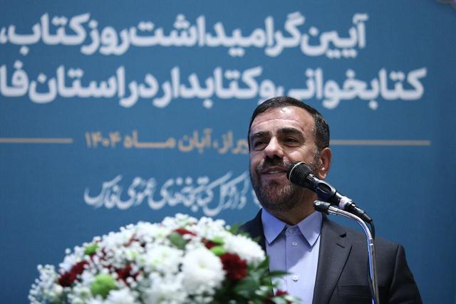 عشایر فارس نباید از کتاب محروم بماند؛ لزوم راه‌اندازی حداقل سه کتابخانه سیار تا پایان سال