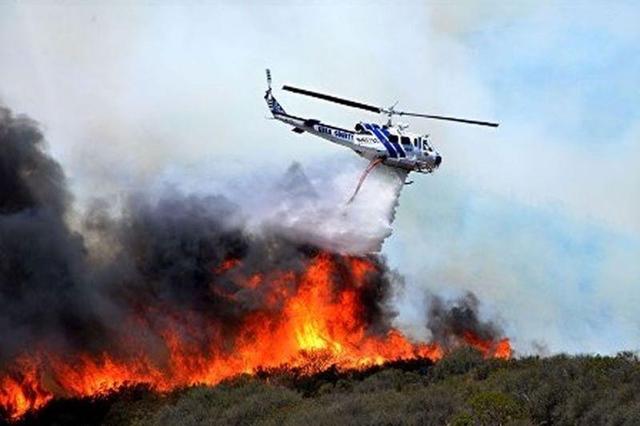 اعزام نیروهای کمکی از گیلان و مرکز مازندران برای مهار آتش‌سوزی جنگل‌های چالوس
