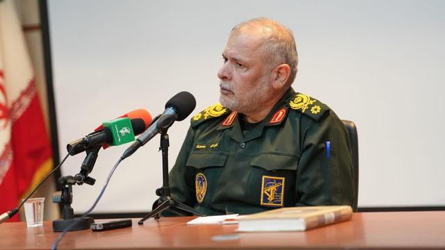 فرمانده سپاه قم: محور همه فعالیت‌های بسیج خدمت به مردم است