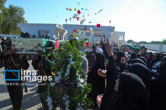 عطر حضور ۱۴ شهید بی‌نام در آسمان هرمزگان پیچید