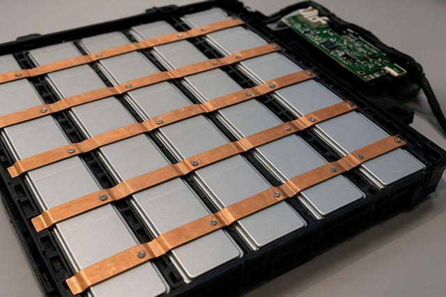 پیشتازی چین در تولید باتری؛ آمریکا در تلاش برای جبران عقب‌افتادگی