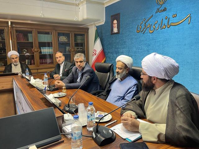 استاندار مرکزی بر استمرار اقدامات اجرایی برای تقویت فرهنگ نماز تاکید کرد