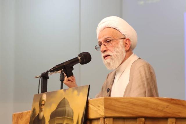 استاد دانشگاه شیراز: فرهنگ فارس، همه فرهنگ‌های مهاجم را در خود هضم کرد