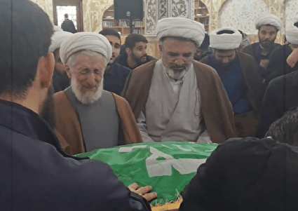 ببینید / لحظه وداع کاظم صدیقی با فرزند مرحومش