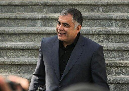 وزیر نفت: تصمیم‌گیری درباره چند نرخی شدن بنزین در کارگروهی متشکل از نهادهای اقتصادی، امنیتی و اجتماعی انجام می‌شود / جمع‌بندی این کارگروه ممکن است نیاز باشد برای تأیید نهایی به ارکان حاکمیتی هم ارسال شود / حجم واردات بنزین به سطحی رسیده که برای بودجه کشور آزاردهنده است؛ باید برای آن باید تدبیر شود