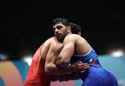 صعود ساروی و هدایتی به فینال مسابقات کشتی فرنگی