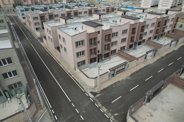 با حضور رئیس جمهور ۲۴۱۶ واحد احداثی بنیاد مسکن در استان قزوین واگذار شد