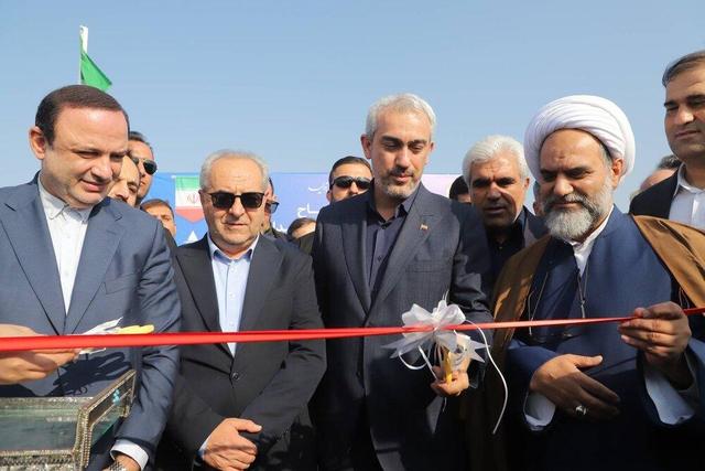 افتتاح کریدور شهدای اقتدار منطقه آزاد ارس با حضور وزیر اقتصاد و امور دارایی