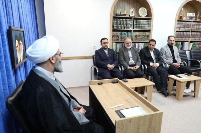 تاکید نماینده ولی فقیه بر توسعه کتابخانههای سیار در مناطق روستایی و دورافتاده