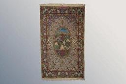 رونمایی فرش کرمانی نادر در موزه الکفیل در روز جهانی هنر اسلامی