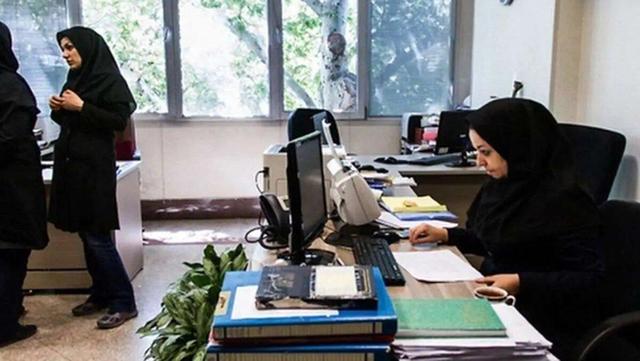 تصمیم جدید دولت درباره حقوق کارمندان/ درصد افزایش حقوق کارمندان در سال ۱۴۰۵ مشخص شد