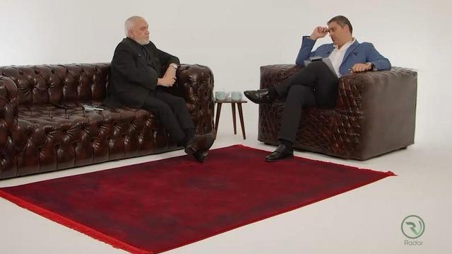 ببینید | ماجرای پرتاب قندان توسط مجتبی جباری به سمت فتح‌الله‌زاده