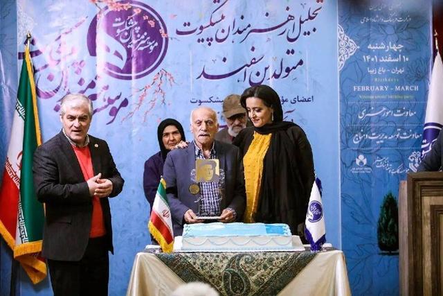 ببینید | اشک‌های تلخ بازیگر پیشکسوت سینما و تلویزیون به یاد دختر مرحومش