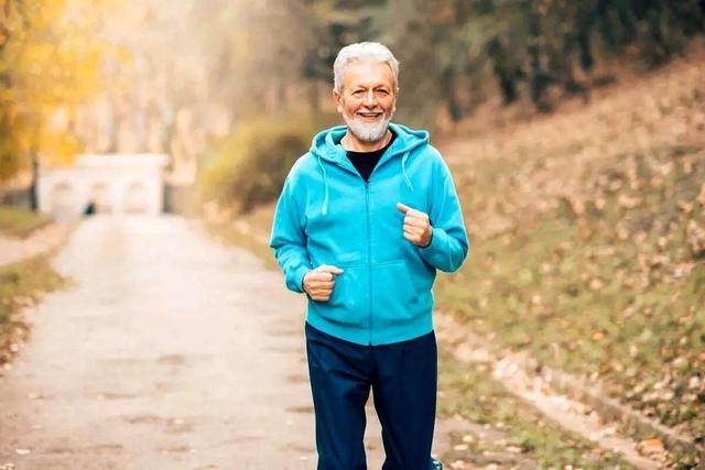 بهترین ورزش برای افراد بالای ۵۰ سال که اهل ورزش نیستید