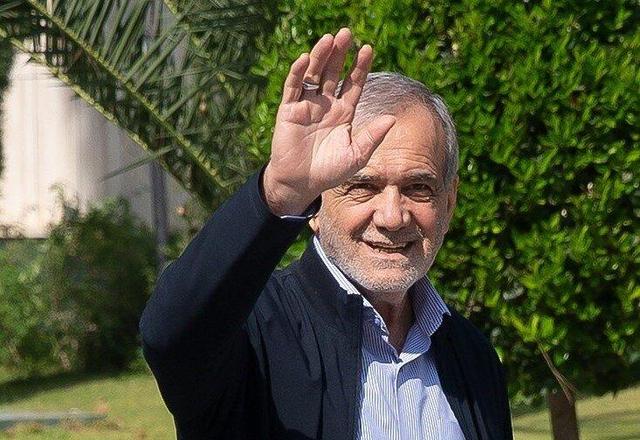 پزشکیان وارد قزوین شد