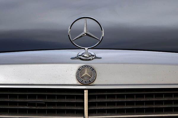 بزرگترین محموله مرسدس بنز وارد ایران شد | اولین تصاویر از ورود دسته‌جمعی مرسدس‌بنزها به کشور