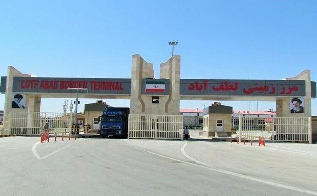 خروج روزانه ۲۴۰ دستگاه تریلی از پایانه مرزی لطف آباد
