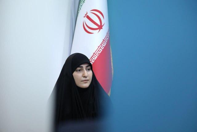 یادداشت زینب سلیمانی درباره رونمایی از تقریظ رهبر انقلاب بر سه کتاب