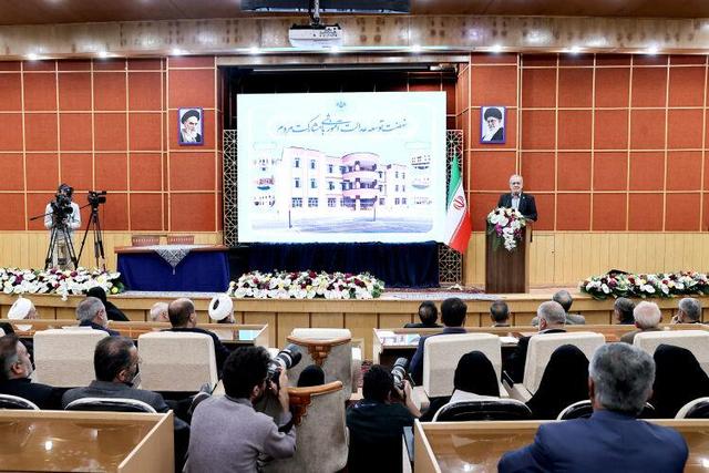 ساخت مدرسه آغاز مسیر است/ آموزش را با رفتار و اخلاق برتر همراه می‌کنیم