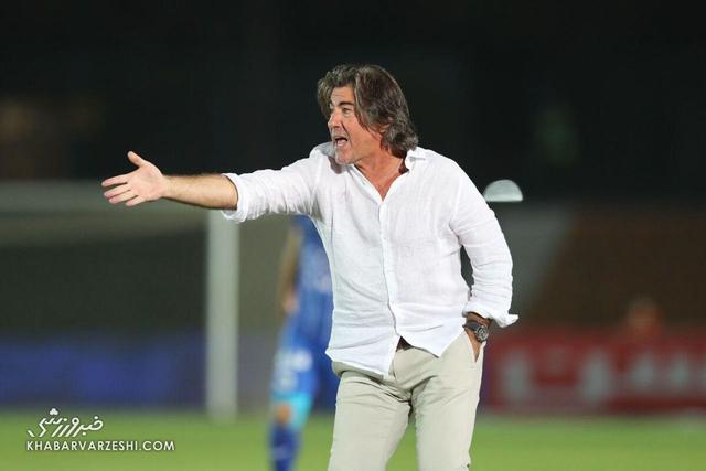 ساپینتو به سیم آخر زد: هر وقت به صدر جدول می‌رسیم اتفاقات عجیب می‌افتد