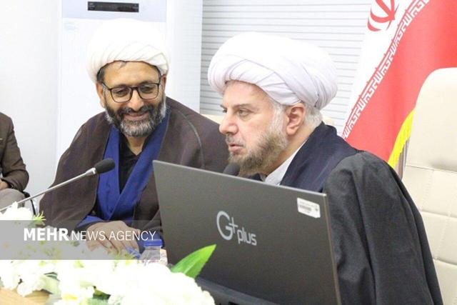 کازرونی: حل مسائل مددجویان؛ اولویت پیگیریهای امدادگران است