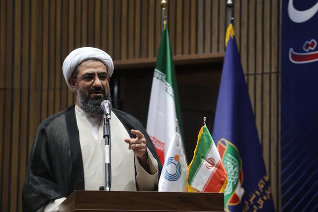 امام جمعه همدان: رسانه‌ انقلابی با ایمان، نظم و خودسازی زنده می‌ماند