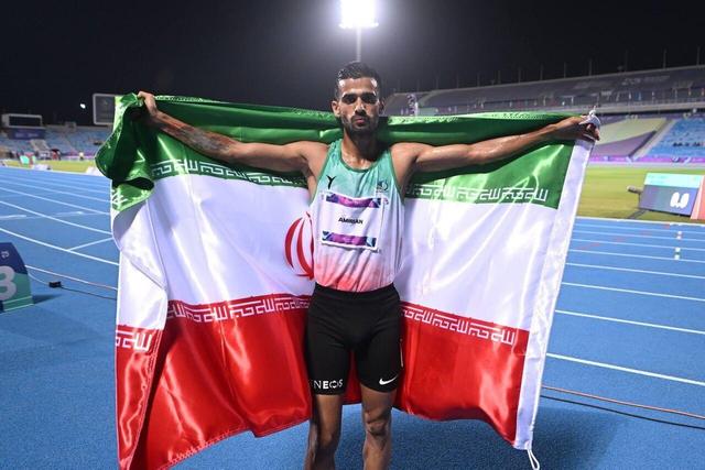 امیریان در ماده ۸۰۰ متر دو و میدانی، طلا گرفت