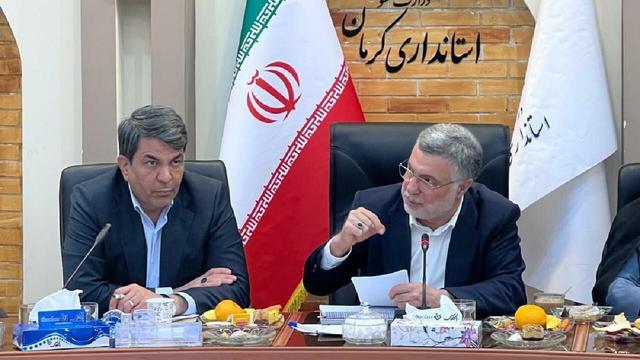 قطع واردات مواد اولیه داروهای مسکن از افغانستان؛ وزیر بهداشت: درمان و جراحی در ایران با اختلال جدی مواجه شده است