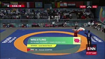 دور افتخار امیر علی آذرپیرا با پرچم مقدس ایران