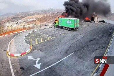 وحشی‌گری شهرک نشینان صهیونیست در کرانه باختری/ آتش زدن تعداد زیادی از خودروی فلسطینی