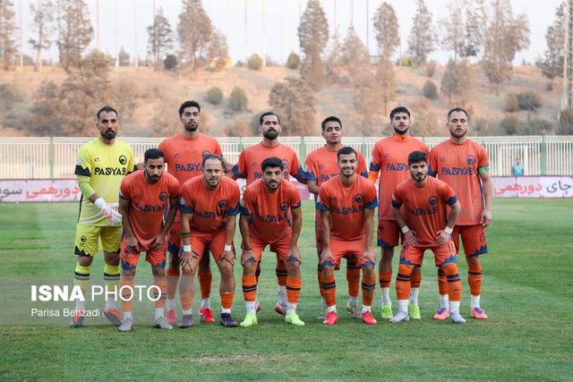 سرمربی پادیاب: بازیکنانم استقلال را بزرگ ندیدند!/ آسانی به ما بی‌احترامی کرد