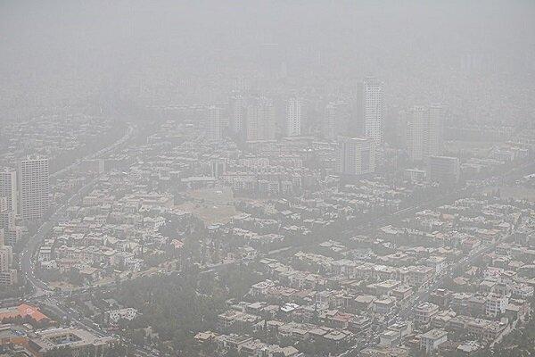 افزایش غلظت آلاینده‌ها در هوای تهران/ از تردد غیرضروری خودداری کنید