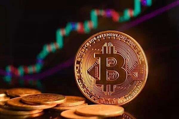 بیتکوین به پرتگاه تاریخی نزدیک شد