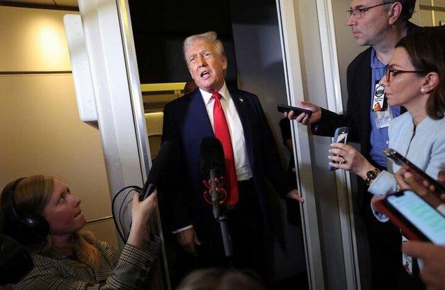 خفه‌شو خوک صفت! | توهین عجیب به خبرنگار زن