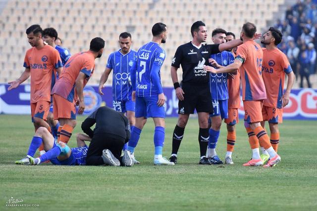 ویدیو| به تیم‌های شهرستانی احترام بگذارید/ پارسال هم همین بلا را سر ملوان آوردید!