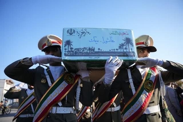 سروهای سربلند در دیار فاطمیون؛ استقبال لرستان از شهدای گمنام