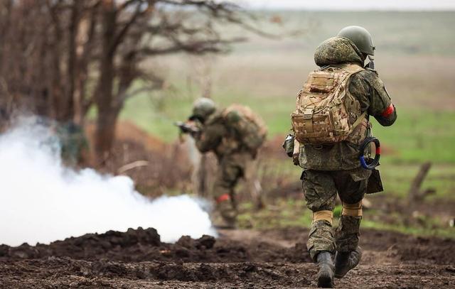 مقام روس: تقریبا در تمام جبهه‌ها در اوکراین در حال پیشروی هستیم