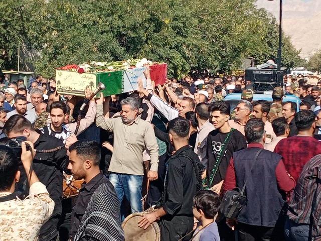 برگزاری آیین استقبال از شهید گمنام در کازرون