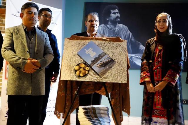 رمان «قصر قند» در زاهدان رونمایی شد