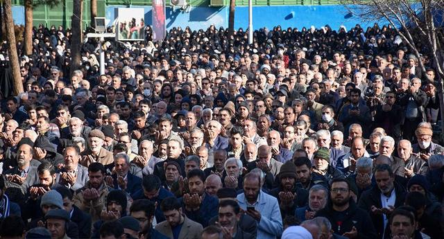 «نماز باران» در اصفهان اقامه شد