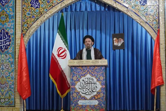 امام جمعه خرمآباد: مصوبات سفر مسئولان به لرستان با جدیت پیگیری و اجرا شود