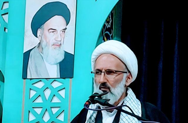 امام جمعه گلپایگان: بسیج، دستِ توانمند ملت برای اعتلای نام ایران است