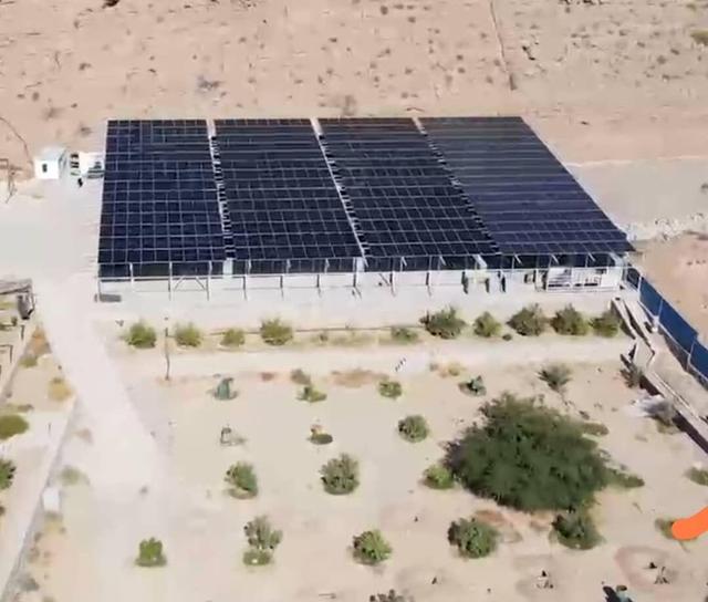 افتتاح نخستین نیروگاه خورشیدی بر فراز استخر در منطقه سیاهو هرمزگان 