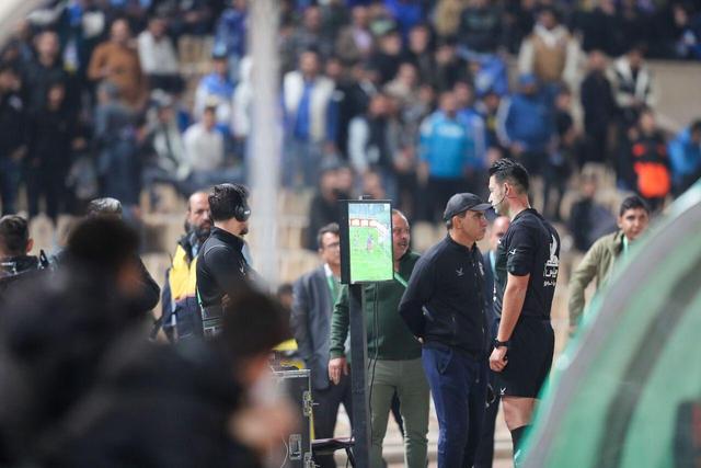 دزفولی: داور نباید به بازیکنِ پادیاب کارت قرمز نشان می‌داد