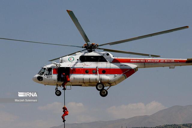 سه بالگرد هلالاحمر به عملیات اطفای حریق منطقه جنگلی چالوس پیوست