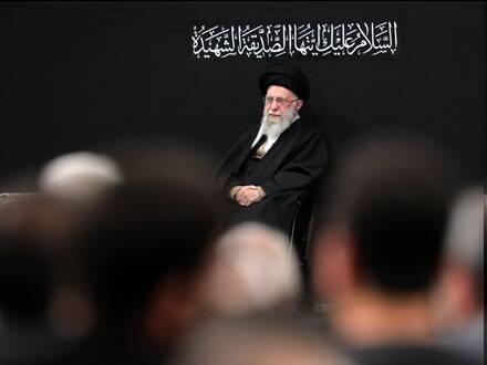 اولین شب مراسم عزاداری فاطمیه در حسینیه امام خمینی با حضور رهبر انقلاب