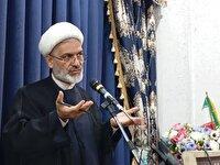 معلم خط مقدم دفاع از اندیشه انقلاب است