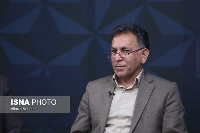 مجلس مخالف افزایش قیمت بنزین است/ باید بپذیریم تولید خودرو مزیت نسبی کشور ما نیست