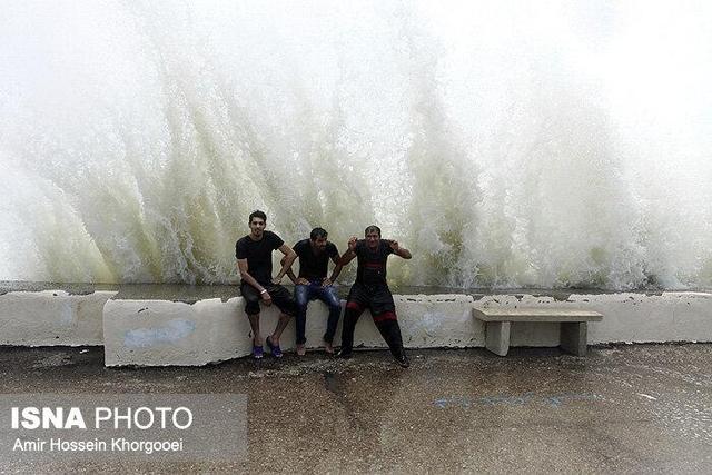 افزایش ارتفاع امواج و وزش باد شدید در ۳ استان جنوبی